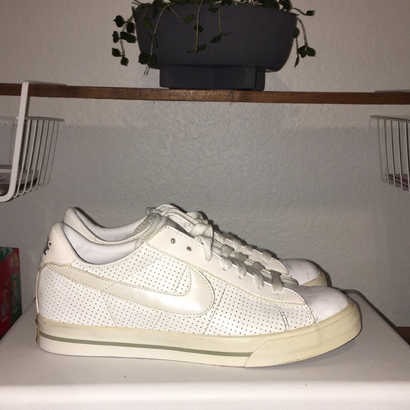 Vintage Nike Lace-Up Sweet Classic Low-cut Leather sneakers - Picture 2 of 6